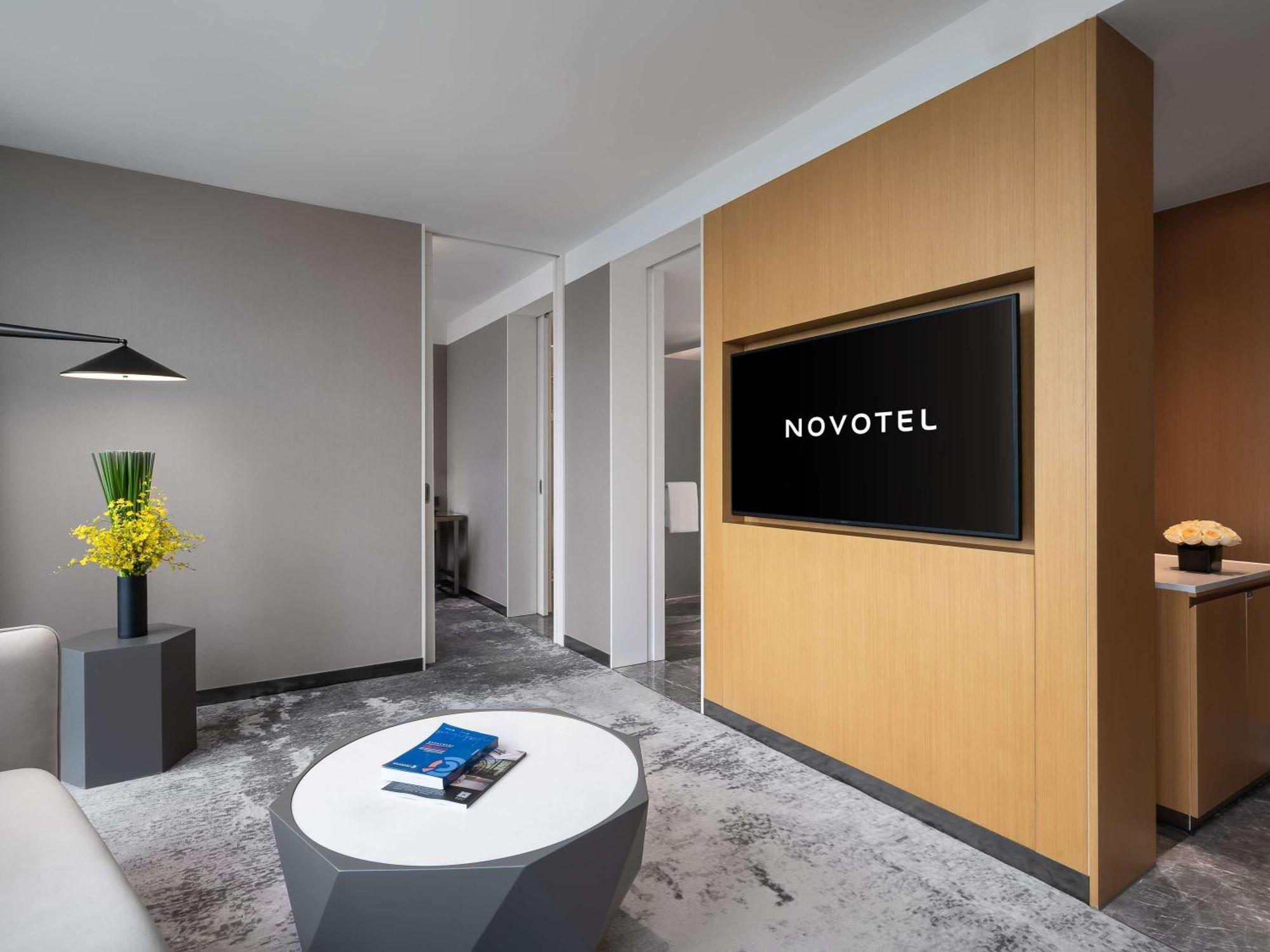 Novotel Guangzhou Baiyun Airport - Canton Fair Free Shuttle Bus & Official Registration Agency Exterior foto